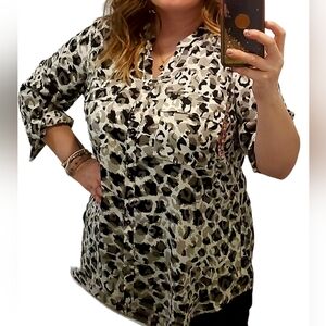 Jones New York Leopard print Tunic blouse V neck regulated sleeve XL